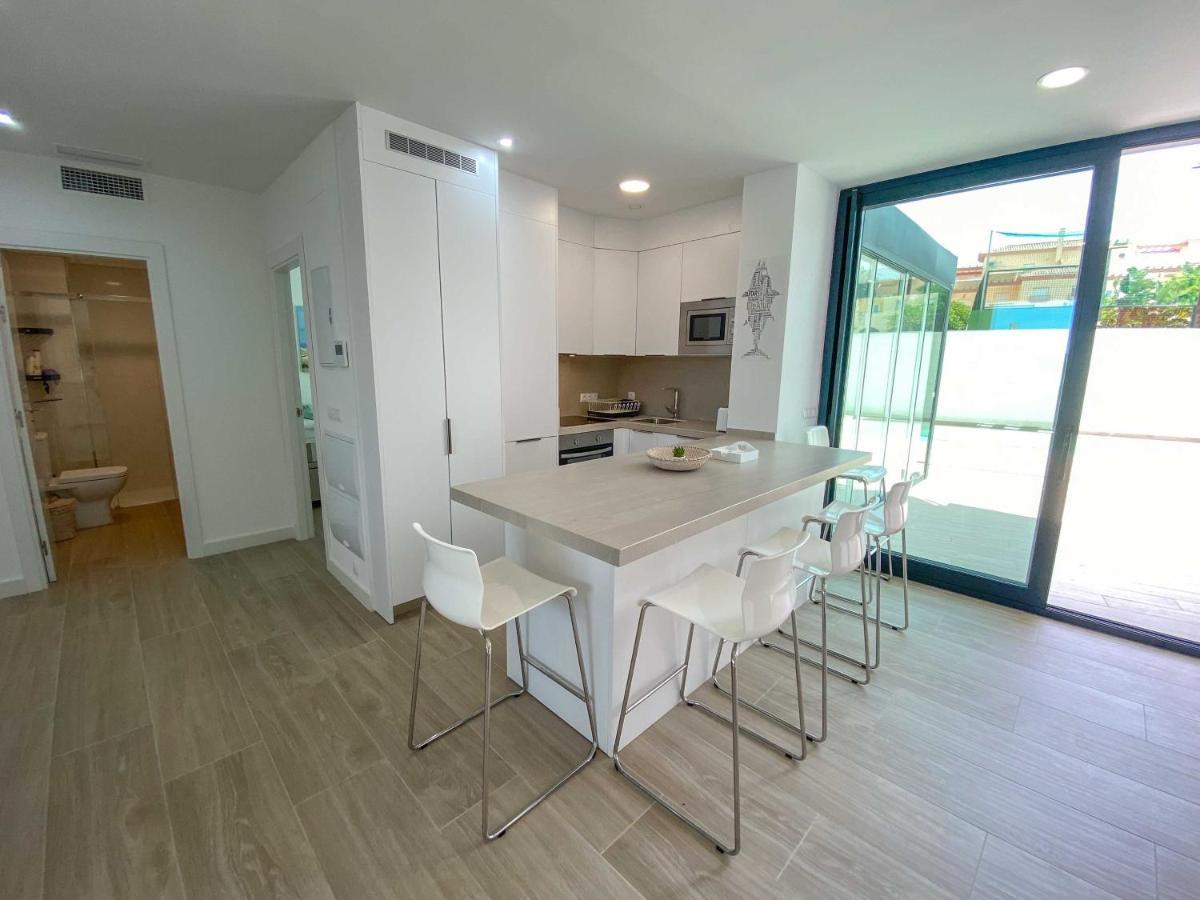 Апартаменты Tarifa Cozy House - Private Pool - Wifi - Modern Экстерьер фото